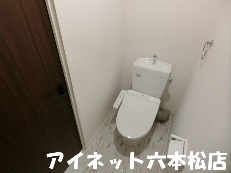 トイレ　清潔感のある空間です。