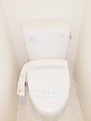 トイレ　清潔感のあるトイレルーム