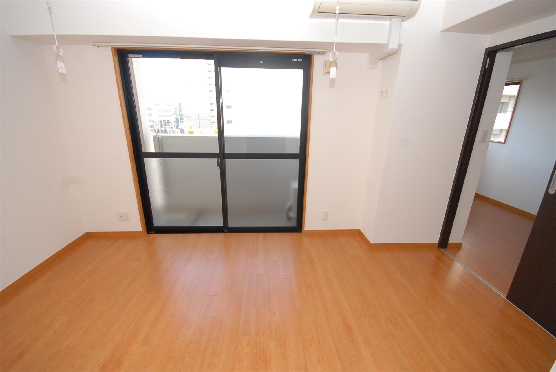 フロンティア加治屋の居間写真