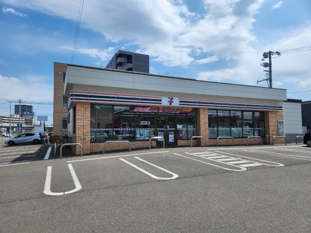 コンビニ　セブンイレブン帯広西南大通店（コンビニ）まで568m