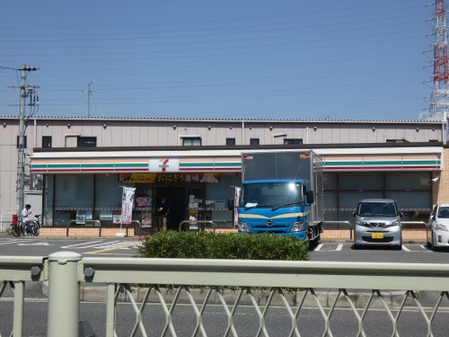 コンビニ　セブンイレブン 大阪北島2丁目店（コンビニ）まで364m