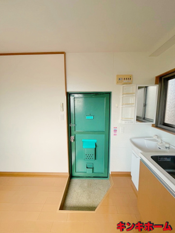 広島電鉄宇品線 御幸橋駅 徒歩2分 5階建 築42年の玄関写真