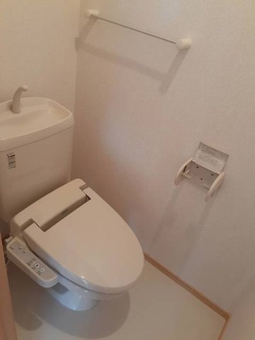 トイレ　清潔感のあるトイレです