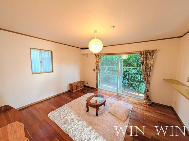 曙町測点戸建の居間写真
