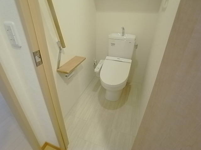 ラ テール南塚口のトイレ写真
