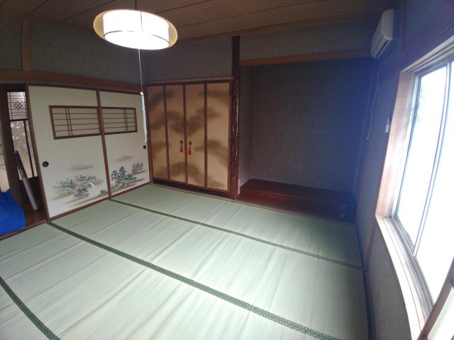 福井市蒲生町の物件の居間写真