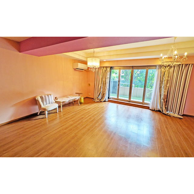 セレッソコート芦屋ヴェルグラードの居間写真