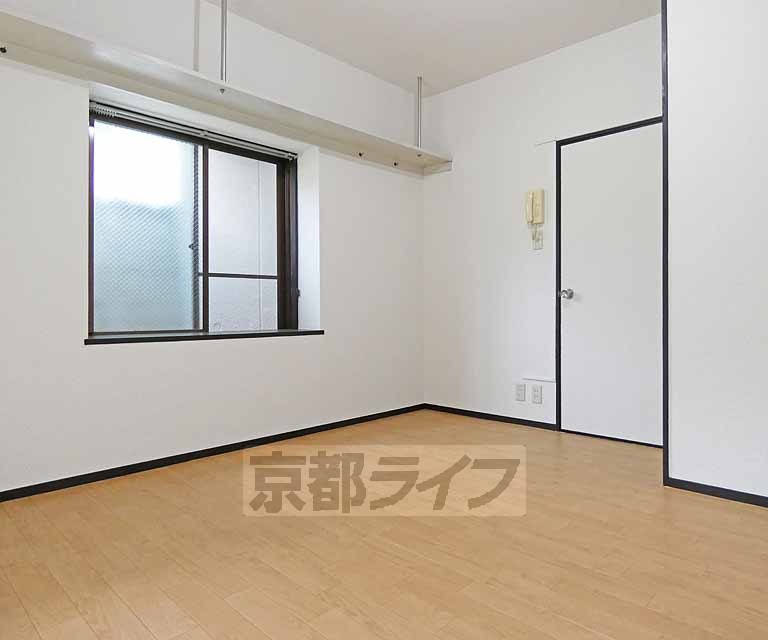 居室・リビング　広々としたお部屋です！