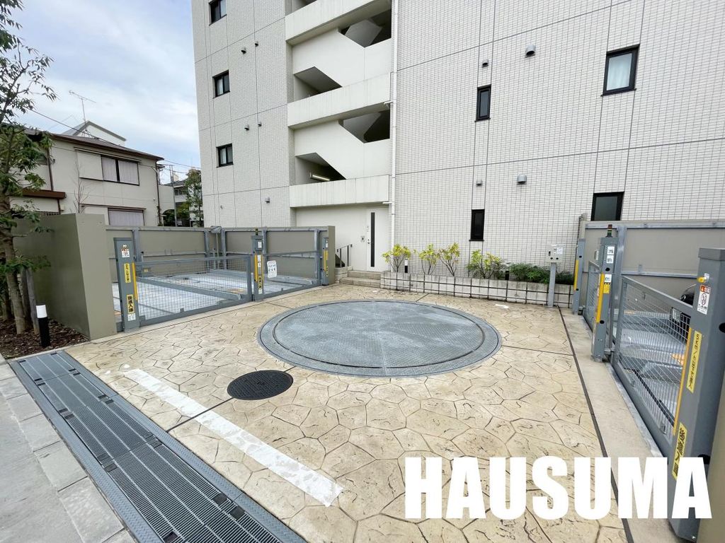 駐車場　駐車場
