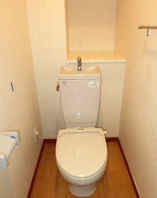 東京メトロ有楽町線 月島駅 徒歩3分 7階建 築25年のトイレ写真