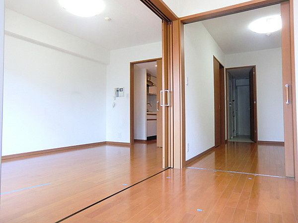 レジディア浅草橋の居間写真