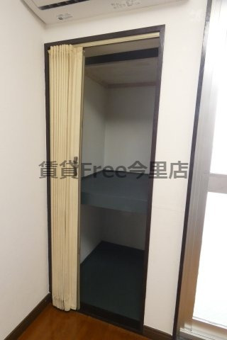 地下鉄千日前線 今里駅 徒歩5分 5階建 築37年の内装写真