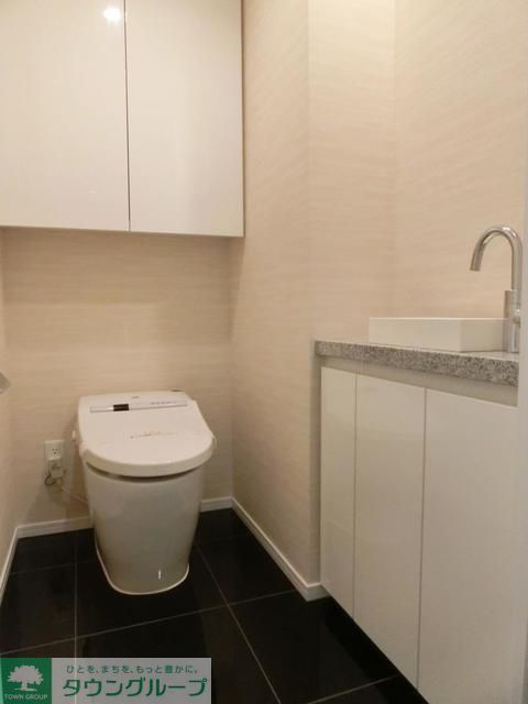 トイレ　※写真は同タイプ住戸です。