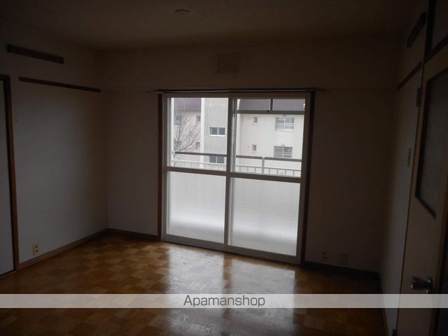 柳町アパートメントの居間写真