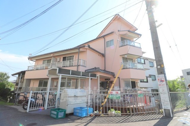 吹田市出口町のマンションの建物外観