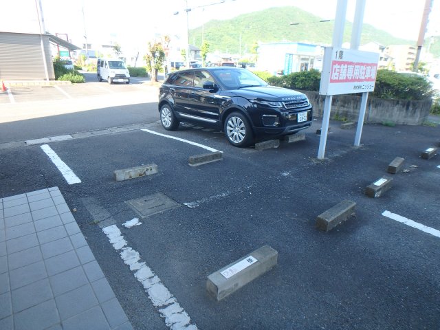 【エンパイア福光の駐車場】