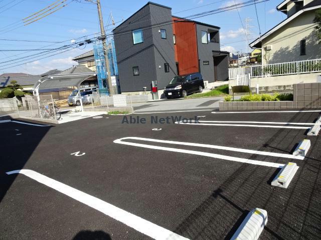 【木更津市畑沢南のアパートの駐車場】