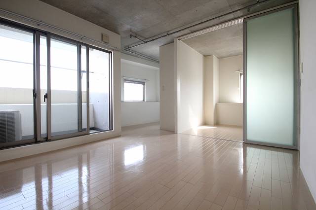 居室・リビング　※１１０２号室参照