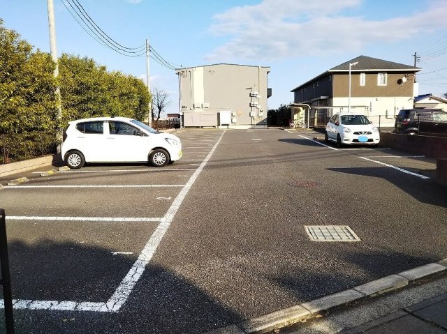 【レオパレスサンフラワーつくばの駐車場】