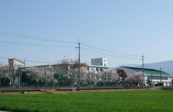 【長浜市宮司町のアパートの小学校】