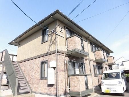 【ロイヤルガーデン富の原　B棟の建物外観】