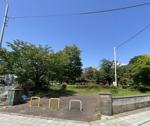 【大阪市浪速区木津川のマンションの公園】