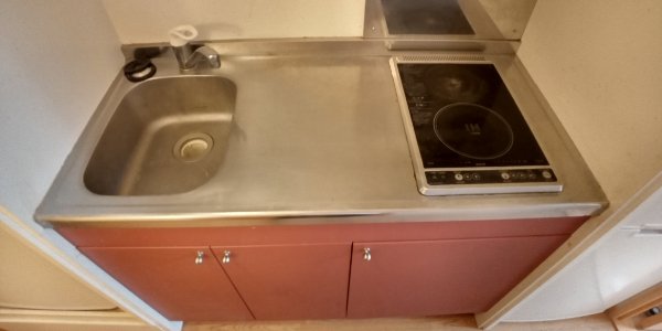 キッチン　コンパクトなキッチンで掃除もラクラク