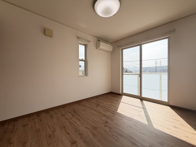 居室・リビング　2階洋室６帖