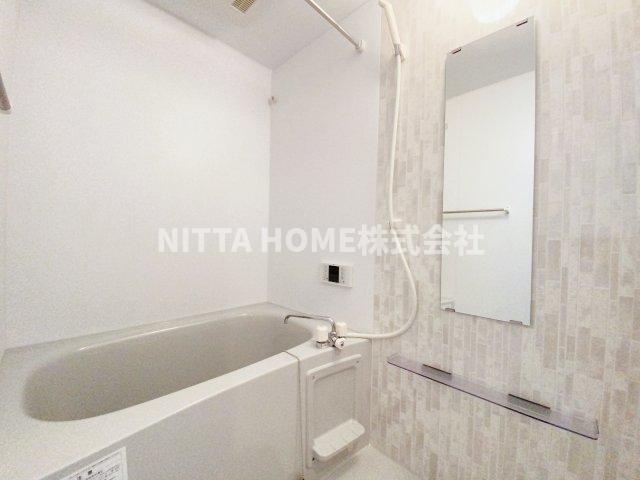 バス・シャワールーム　追い焚き機能・浴室乾燥機も設置済み◎