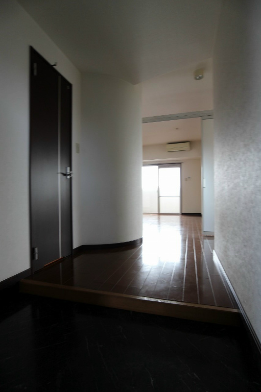 玄関　広い玄関。