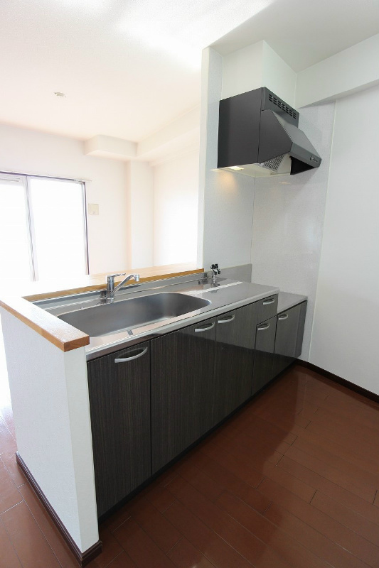 キッチン　キッチンも広々。