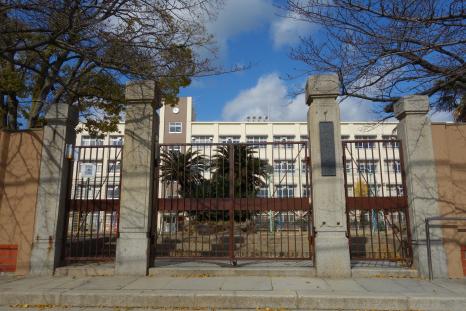 小学校　神戸市立雲中小学校（小学校）まで1877m