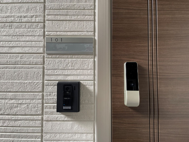 セキュリティ　ＴＶモニター付きインターフォン、カードキー