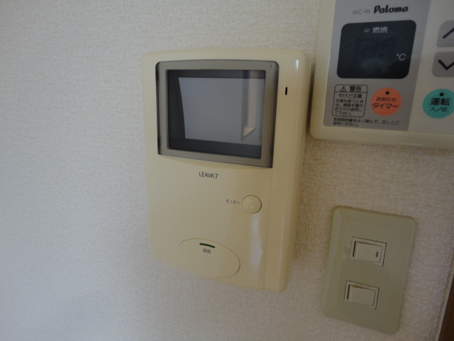 セキュリティ　モニター付きインターホン