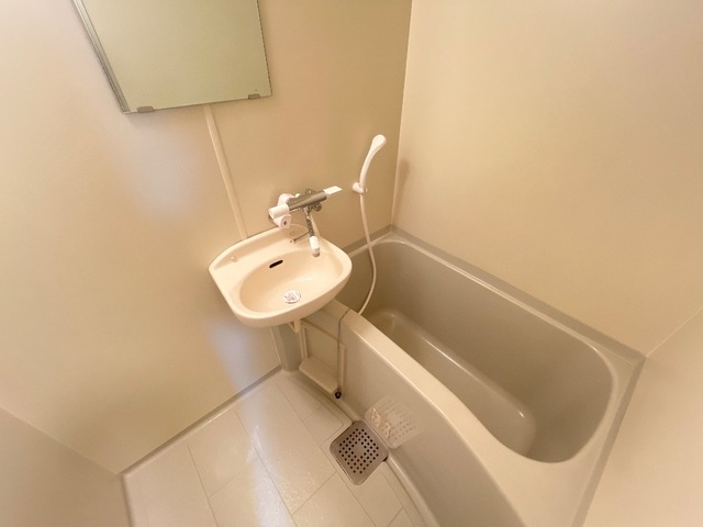 バス・シャワールーム　バス