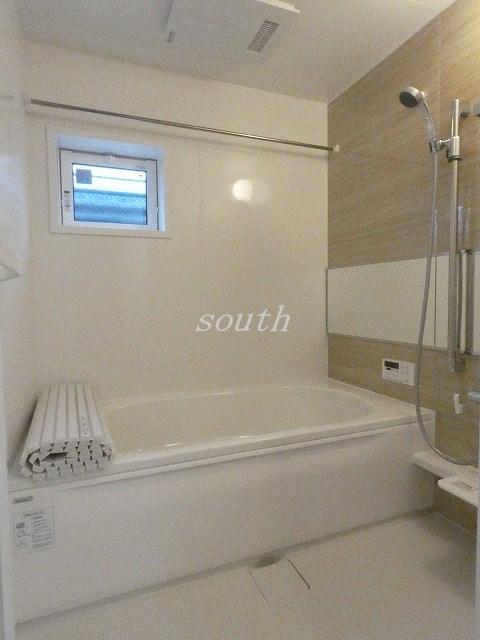 バス・シャワールーム　浴室乾燥機付きのお風呂♪