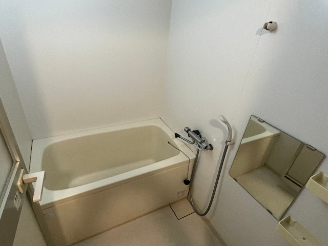 バス・シャワールーム　※同タイプ別フロア別部屋の写真です。