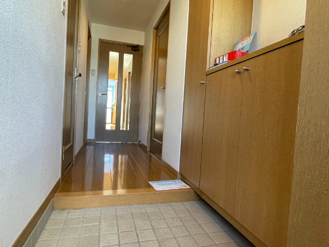 玄関　※同タイプ別フロア別部屋の写真です。