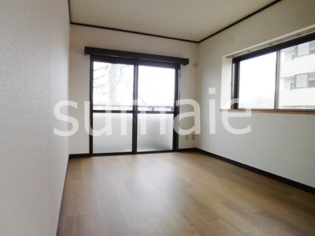 居室・リビング　二面採光洋室