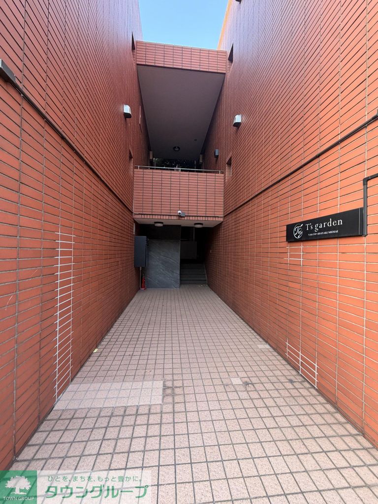 エントランス　お部屋探しはタウンハウジングへ♪