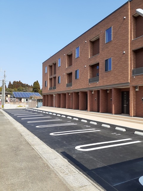 駐車場　駐車場