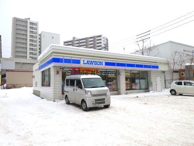 コンビニ　ローソン札幌桑園店（コンビニ）まで411m