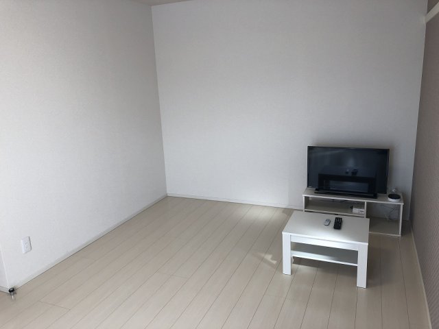 居室・リビング　備品や設備仕様は号室等により異なります現地をご確認下さい