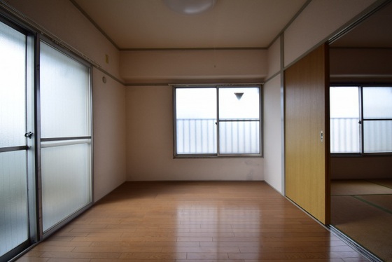 居室・リビング　※別部屋の写真です