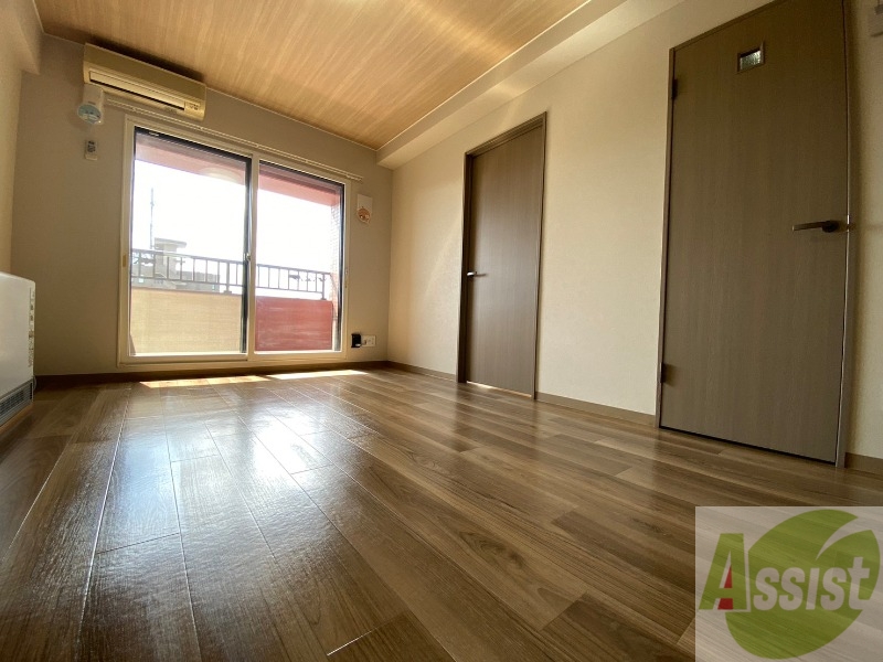 居室・リビング　広くてキレイなお部屋が広がっていて、充実した生活が送れそう。