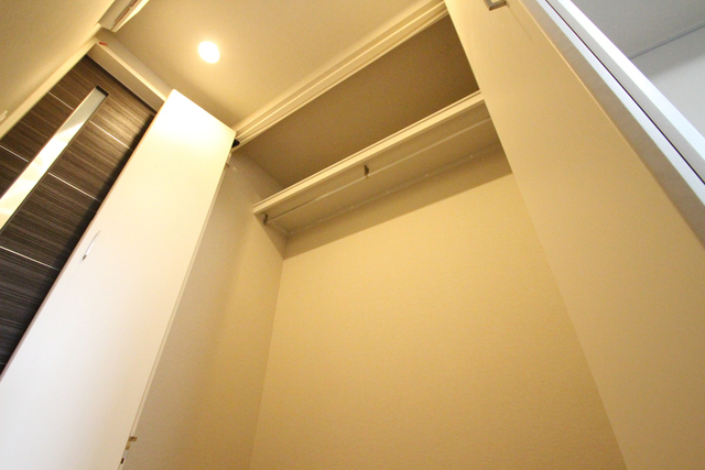 収納　※同じ間取りの別室の参考写真です。