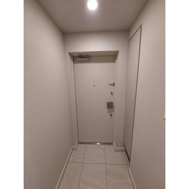 玄関　同タイプ写真　※現況優先