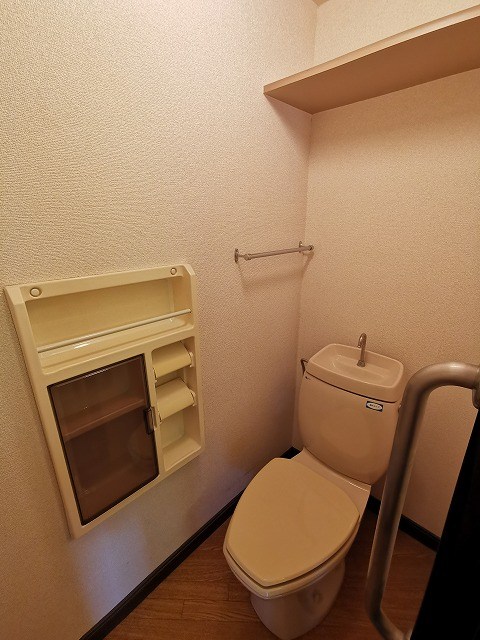 トイレ　別部屋参考写真