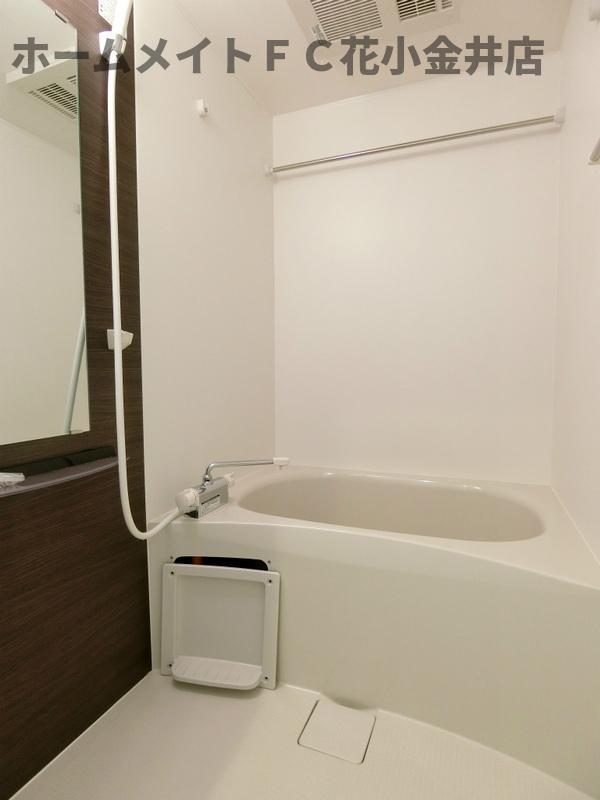 バス・シャワールーム　落ち着いた空間のお風呂です