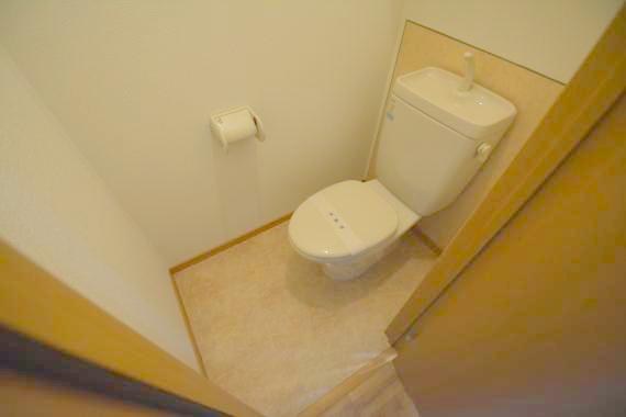 トイレ　清潔感のあるトイレは、誰もがリラックスできる空間です。